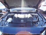 直列6気筒3.3L SKYACTIV-Dのエンジンルームを確認できます。