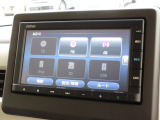 ナビゲーションは純正メモリーナビ(VXM-235Ci)を装着しております。AM、FM、CD、Bluetoothがご使用いただけます。初めて訪れた場所でも安心ですね!