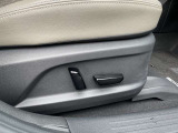 運転席はシートポジションの微調整が可能なパワーシートになっております。