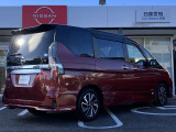 プライバシーガラスです。名前の通り、プライバシー確保また、冷房の効果担保にも役立ちます!