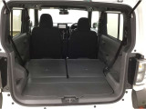 シートアレンジが多彩で、荷物の大小に応じてスペースを変えられる便利なお車です!