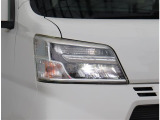 お車のご納車は待ち遠しいもの。1日でも早くご納車が出来るよう、整備拠点と販売店を結ぶ輸送ラインを確立しております。