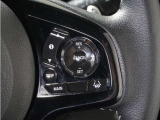 ◆アダプティブクルーズコントロール◆予め設定した車速内でクルマが自動的に加減速。前走車との適切な車間距離を維持しながら追従走行します。【LKAS】車線維持支援システムでステアリング操作を支援。