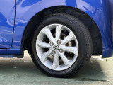 日産純正アルミホイール タイヤサイズは155/65R14です。