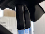 純正ETC車載器はルームミラーの右側に搭載されております♪正しく挿入されると文字で知らせてくれるので安心です♪