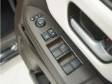 ◆パワーウィンドウスイッチ◆運転席から全席の窓の開閉操作を行うことが出来いつでも換気ができます!