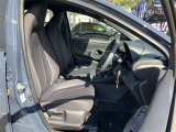 運転席・助手席です