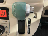 安全・安心な走行のために、納車前にダイハツのクルマを知り尽くしたエキスパートが基本性能に関わる機能や状態を徹底的に点検。消耗部品の交換など法定12ヶ月点検相当の点検・整備を実施しております。