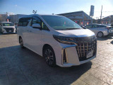 広々とした車内空間に優れた燃費性能。更にデザインも上質で人気のお車です!