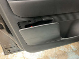 車検証入れは助手席ドアに収納できます。