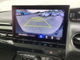 バックモニター付きで、車庫入れやバック時の後方確認をサポート。