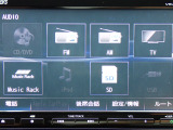 ◆ハンドルに【オーディオリモコンスイッチ】が装備されてます。視点をそらすことなく、ボリューム調整・オーディオソース切替・選曲が出来ます。運転しながら安全に操作が可能になりました。