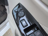 ドアミラーの鏡面の調節、格納は運転席からすべて操作できます!