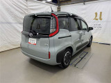 大きすぎず、小さすぎず、運転もしやすくシートアレンジも多彩で、どの世代の方にも気に入っていただけるお車です♪