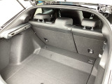 トランク荷室十分な容量あります。
