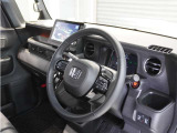 ◆視界広々で非常に運転しやすくロングドライブでも疲れを感じさせないすっきりとまとまったインパネ周りです。