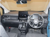 オシャレなインテリアで運転する気分も盛り上がりますよね^^