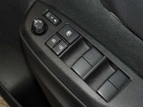 電動格納式ドアミラー・パワーウインドウを装備しています。