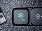 エンジン、エアコンなどを制御し低燃費な『ECONモード』に、また走りを楽しみたいとき、空調など快適性を重視したいときにはスイッチOFFで通常モードに切り替えができます!