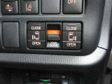 運転席からもスイッチ1つでリヤドアを開閉する事ができます。