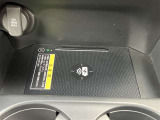 置くだけ充電も付いてます☆