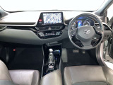 見通しのよいすっきりとした視界で、誰でも運転しやすいです。運転のしやすさは疲れにくさにも繋がりますよ♪