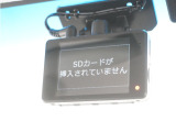 ◆ドライブレコーダー◆映像・音声などを記録する自動車用の装置です。 もしもの事故の際の記録はもちろん、旅行の際の思い出としてドライブの映像を楽しむことができます。
