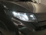LEDヘッドライトです。デザイン性がよくとても明るいので、夜間の走行や悪天候でも安心です。しかも長寿命!