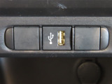 USB端子付きです。