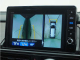 ◆マルチビューカメラシステム◆運転席から見づらい前後左右を、ナビ画面の映像で確認。見通しの悪い交差点や狭い道でのすれ違い、駐車などをサポートします。