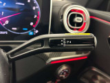 メモリー付きパワーシートが装備されている車両はシートの位置・ドアミラーの角度・ハンドルの位置を3名まで記憶出来ます。