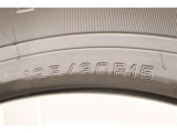装着のタイヤサイズは「195/80R15 107/105L LT」です