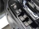 ◆パワーウィンドウスイッチ◆運転席から全席の窓の開閉操作を行うことが出来いつでも換気ができます!