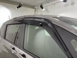 ★ドアバイザー★雨天時に窓を開けても濡れにくく車内に雨が入り込むのを防ぎながら換気ができます(^^♪