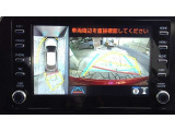 パノラミックビュ-モニタ-が付いているので、運転席から確認しにくい車両周辺の状況を把握出来ます。