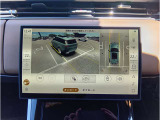 3Dサラウンドカメラは車両の周囲360&deg;の3D映像を提供。車両の取り回し中にタッチスクリーンディスプレイで、周囲の状況を複数の角度から同時に確認できます。