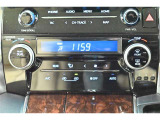 運転席と助手席でそれぞれお好みの温度設定が可能です。便利です♪