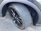 タイヤの残量は是非お車でご確認下さい。