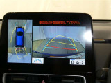 マルチビューバックガイドモニターで、後方を確認しながら安心して駐車することができます。運転初心者も熟練者も必須の機能ですよ!