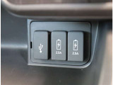 自社工場を3拠点完備しております。重整備やカスタムを始め、ご購入後のお車のメンテナンスも弊社にお任せください。