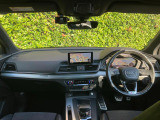Audiのインテリアはエクステリア同様、優れたデザイン性とクオリティ、そして機能性を兼ね備えております。
