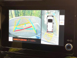 【パノラミックビューモニター】専用のカメラにより、上から見下ろしたような視点で360度クルマの周囲を確認することができます☆縦列駐車や幅寄せ時に活躍してくれます♪