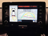 バックガイドモニター(リバース連動・アラウンドビュー付)で、後方を確認しながら安心して駐車することができます。運転初心者も熟練者も必須の機能ですよ!