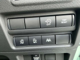 ガソリンを節約するのがアイドリングストップ。普段通りの運転で状況に応じてクルマ自身が判断してアイドリングストップし、エコドライブを行って経済的な走行を実現します