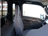 【車屋】として、長く車業界に従事した経験豊富なスタッフが多数在籍しております。