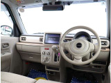 お車のご納車は待ち遠しいもの。1日でも早くご納車が出来るよう、整備拠点と販売店を結ぶ輸送ラインを確立しております。