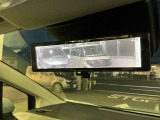 悪天候や荷物で後方の確認がしにくい時もミラーに映像で映してくれるインテリジェントルームミラーです。