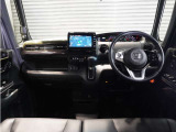 ◆インテリアパネル◆視界広々で非常に運転しやすくロングドライブでも疲れを感じさせないすっきりとまとまったインパネ周りです。