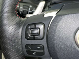 ステアリングスイッチ装備!運転しながら手元でオーディオの操作などができます。