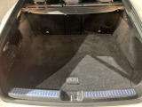 納車前には、メーカー規定に基づき、認定中古車ならではのしっかりとした整備をしてからご納車させて頂きます。熟練のメカニックがお客様に届く事を思い、1台1台入念に点検、整備致します。